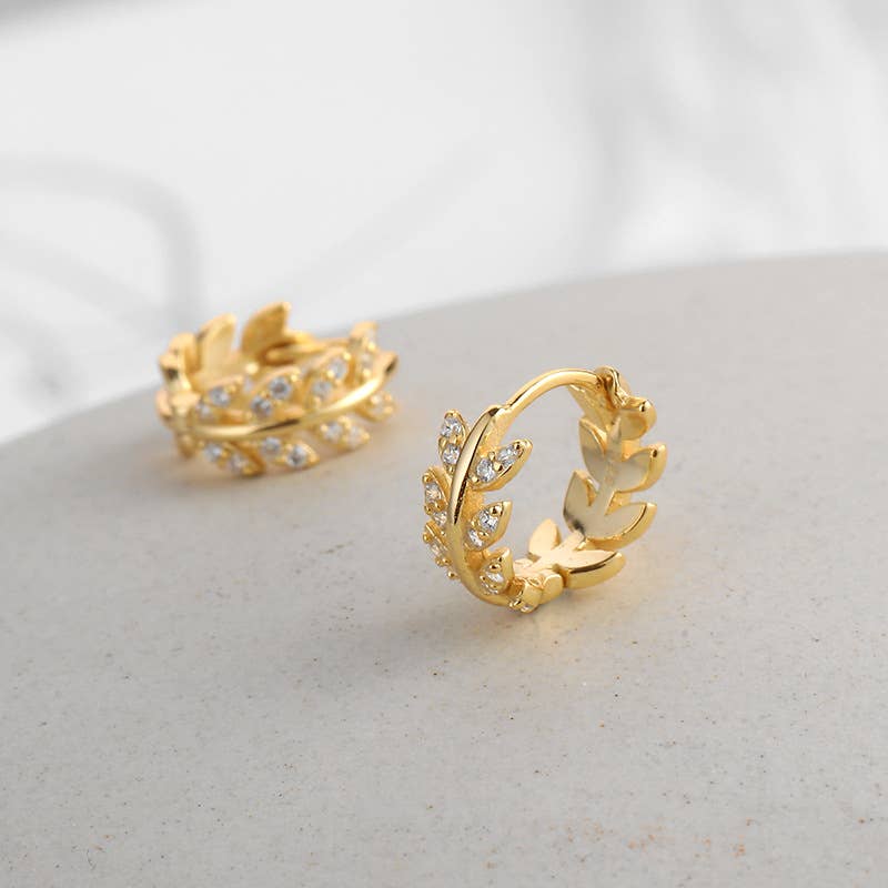 Melange Blanc - Vente Petits anneaux - Boucles d'oreilles huggie feuille d'or E043, boucles d'oreilles créoles feuille2