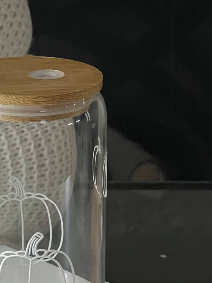 Glazen blikje met witte pompoen voor wholesale door Le Charme HOME