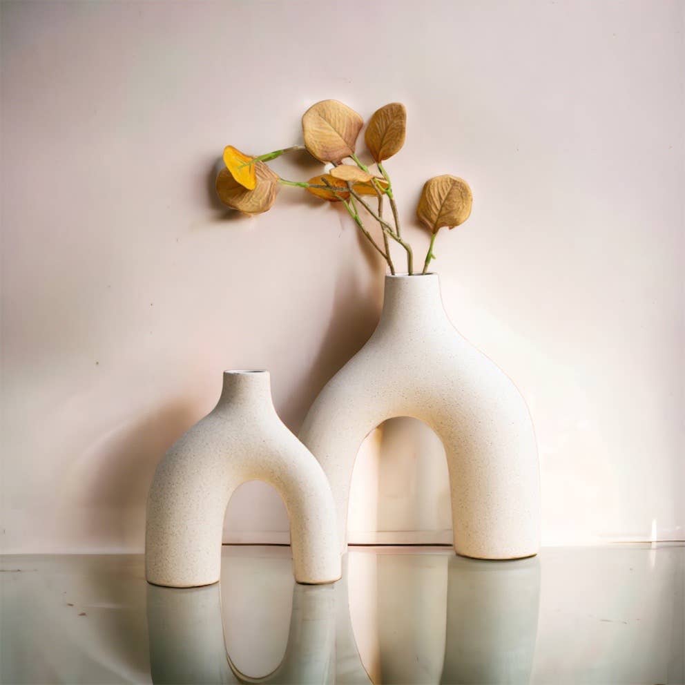 Interiors and Art - Wholesale Vaas - Nordische set van 2 natuurlijk ongeglazuurde keramische vazen in U-vorm6