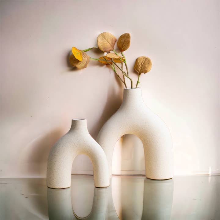 Interiors and Art - Wholesale Vaas - Nordische set van 2 natuurlijk ongeglazuurde keramische vazen in U-vorm6