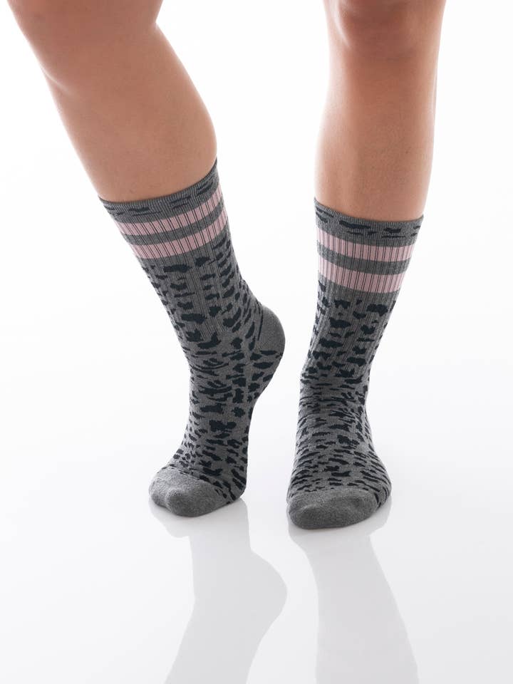 AMANDA 1.0 - grey/pink for wholesale by DAILYSOCKS