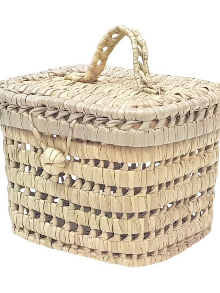Small palm leaf basket for wholesale by Kikadu