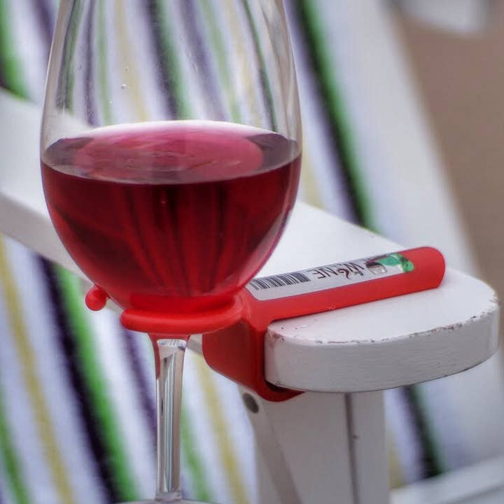 The Wine Hook – wholesale Wine glass – The Wine Hook - Wine Glass Holder for an outdoor chair2