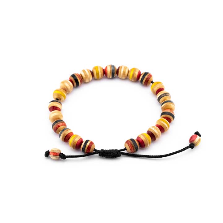 Skate4create – Großhandel Perlenarmband – Holzarmband aus recycelten Skateboards mit 8 mm Perlen1