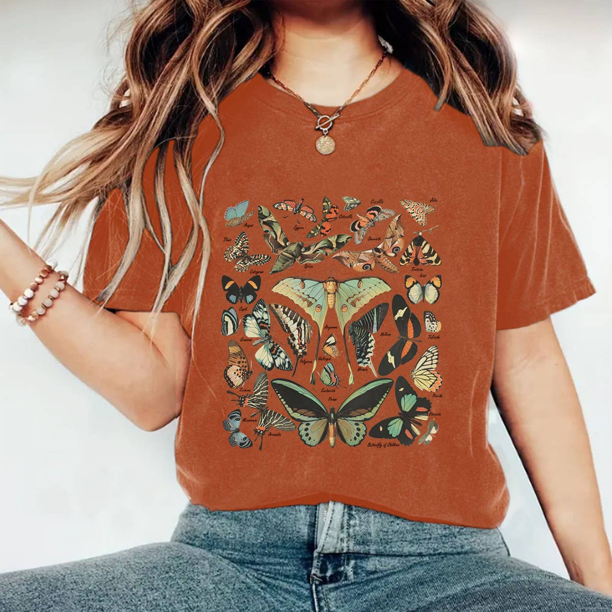 Rosa Clothing - Vente T-shirt sérigraphié – femme - T-shirt essentiel à manches courtes col rond avec motif papillon0