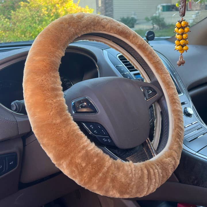 SHEEPSKIN ELITE - Wholesale Beach accessories - Faux Sheepskin Steering Wheel & Seat Belt Cover Set – Coffee4