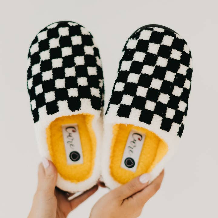 Pretty Simple - Wholesale Slippers - Unisex - CURE x Beyond Type 1 Checkered Slippers0