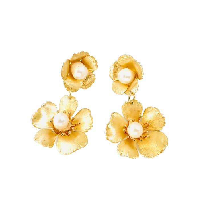 The Pink Reef small double golden flower with pearl for wholesale by The Pink Reef
