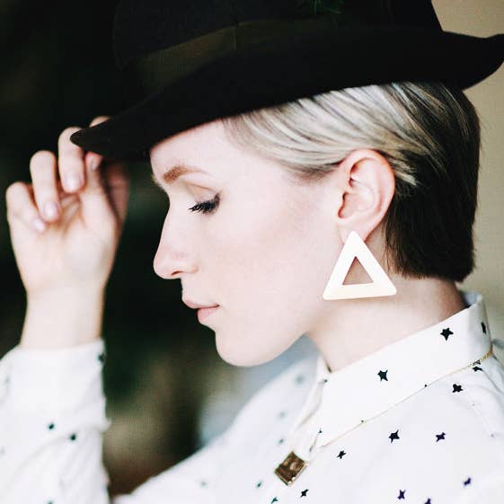 Parafusos triangulares de latão aberto por atacado de Rachel Pfeffer