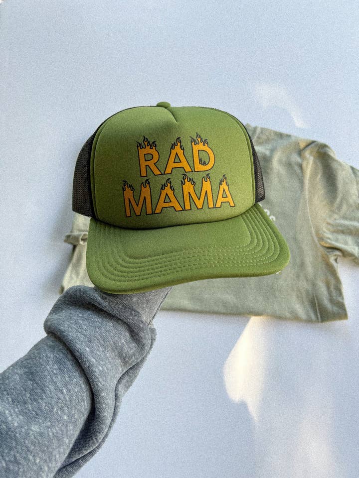 Cappello da camionista Rad Mom, cappello alla moda, regalo estetico per la mamma, regalo per la festa della mamma per la festa della mamma, regalo per la neomamma, regalo per baby shower per la vendita all'ingrosso da parte di Little Mama Made It