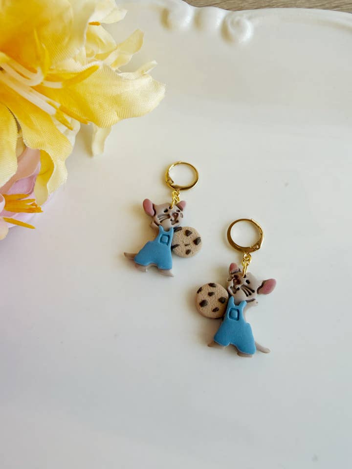 Huggies Cookie Mouse | Pendientes de arcilla polimérica para venta al por mayor de Little Calico Clay