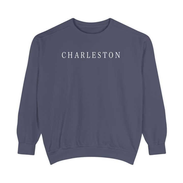 CHARLESTON SKYLINE (Denim) - Sweat-shirt col rond Comfort Colors pour la vente par Rebecca Illustrated