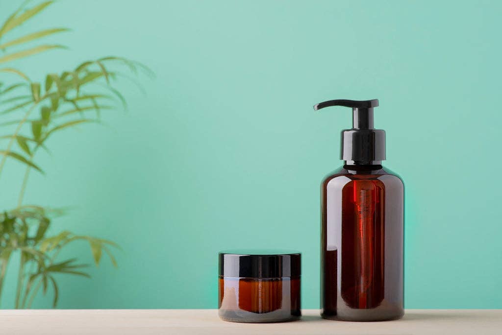 Delilah Red – Großhandel Bade- & Körperpflege-Set – Amber Standard Kollektion für Damen — Mustergröße1