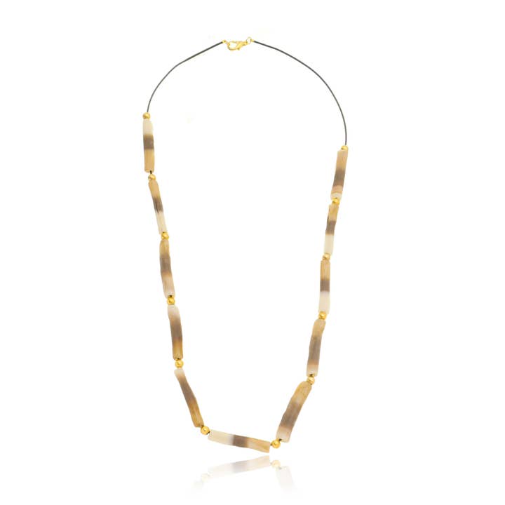 Collana lunga in ceramica con texture effetto corno per la vendita all'ingrosso da parte di Carla Dieterich