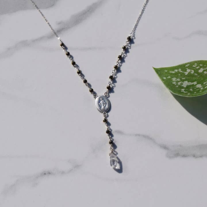 Mi Raíz Jewelry - Vendita all'ingrosso Collana con ciondolo/pendaglio - Collana rosario in pirite con diamanti Herkimer
