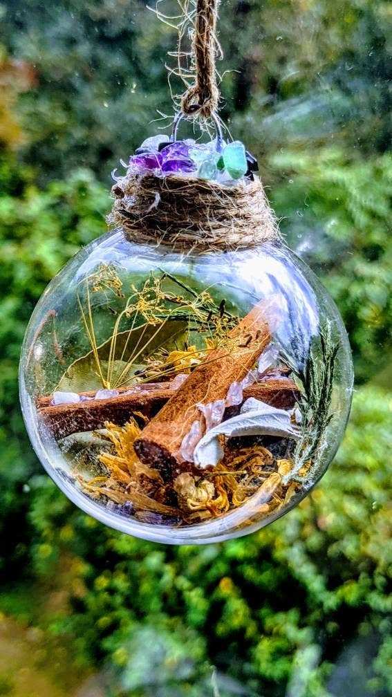 Bella's Magick Cauldron – wholesale Suncatcher – Anti-Anxiety Witch Ball - 2inch PLASTIC - Witchcraft - Wicca1