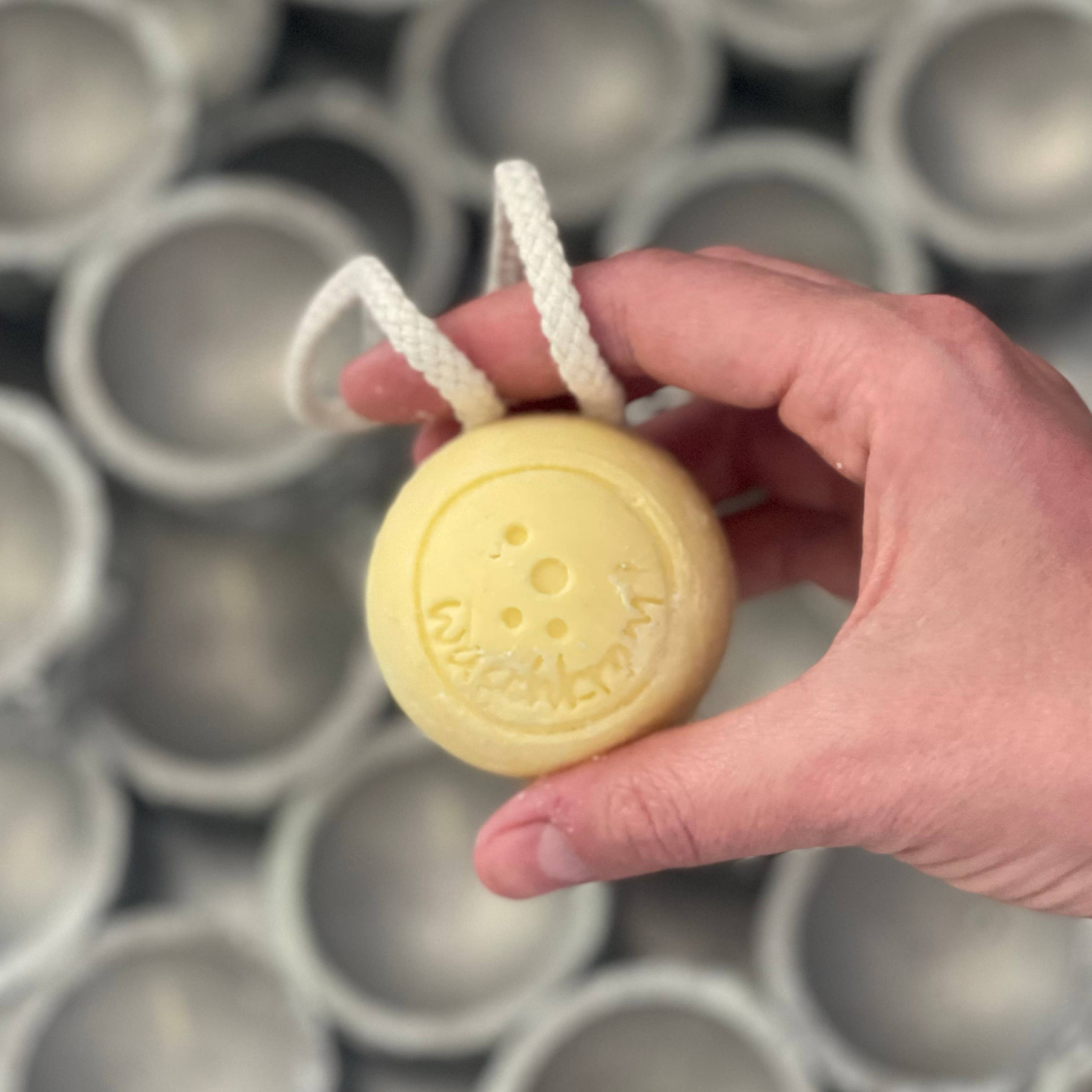 waschkram UG - Wholesale Shampoo Puck/Solid Shampoo - solid shampoo • lemon myrtle mandarin (75g)2