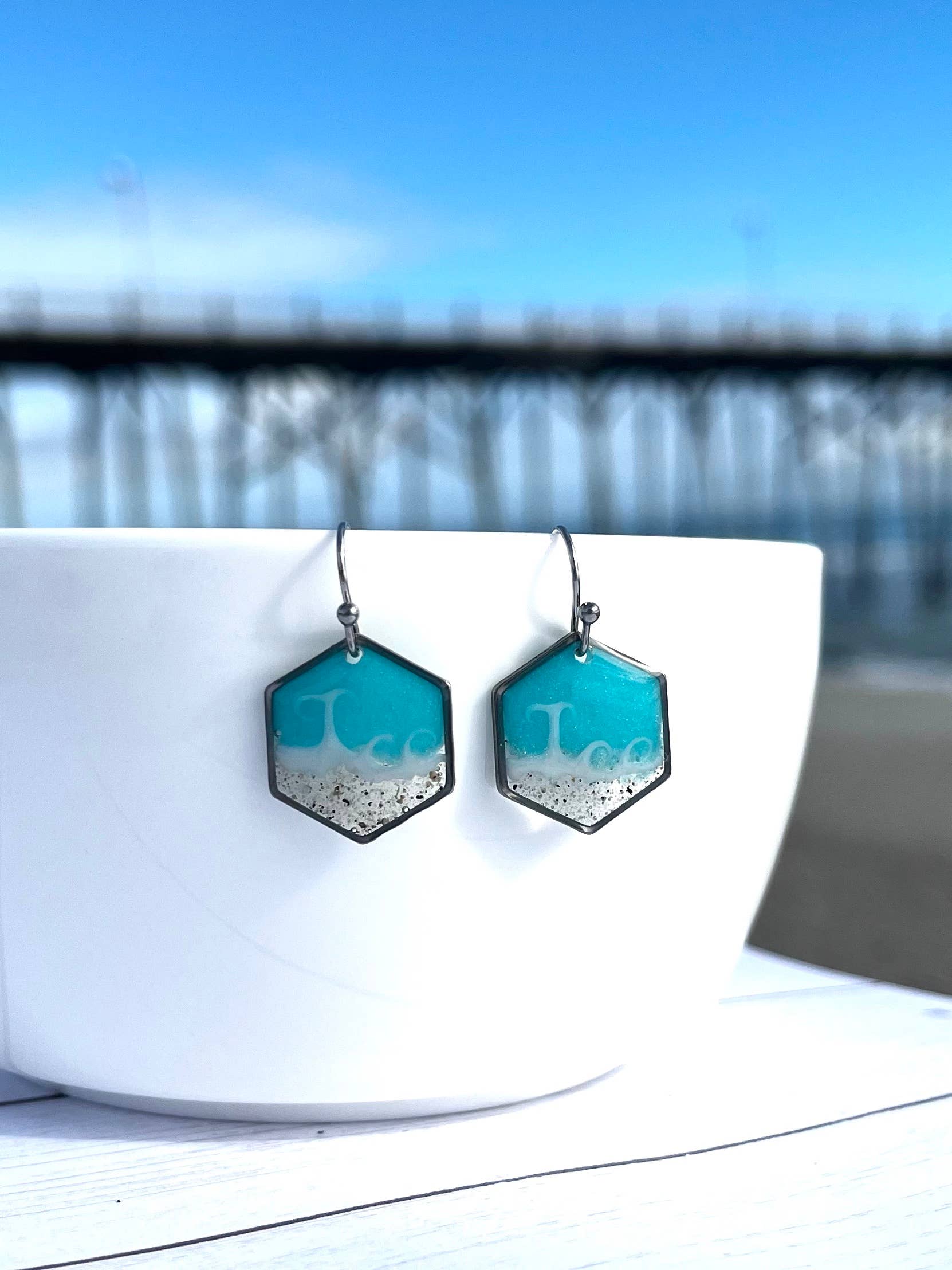 Sandy Beaches Shop – Großhandel Ohrhänger – Benutzerdefinierte Sand Sechseck Welle baumeln Ohrringe | Strandsand5