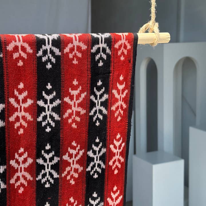 Office Objets - Wholesale Coverlet - Ikat, traditional Indonesian fabric from the island of Savu (Timor) red and black 2m25x7547