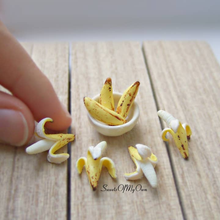 Miniature Bananas - Dolls House Miniature Food for wholesale by Sweetsofmyown