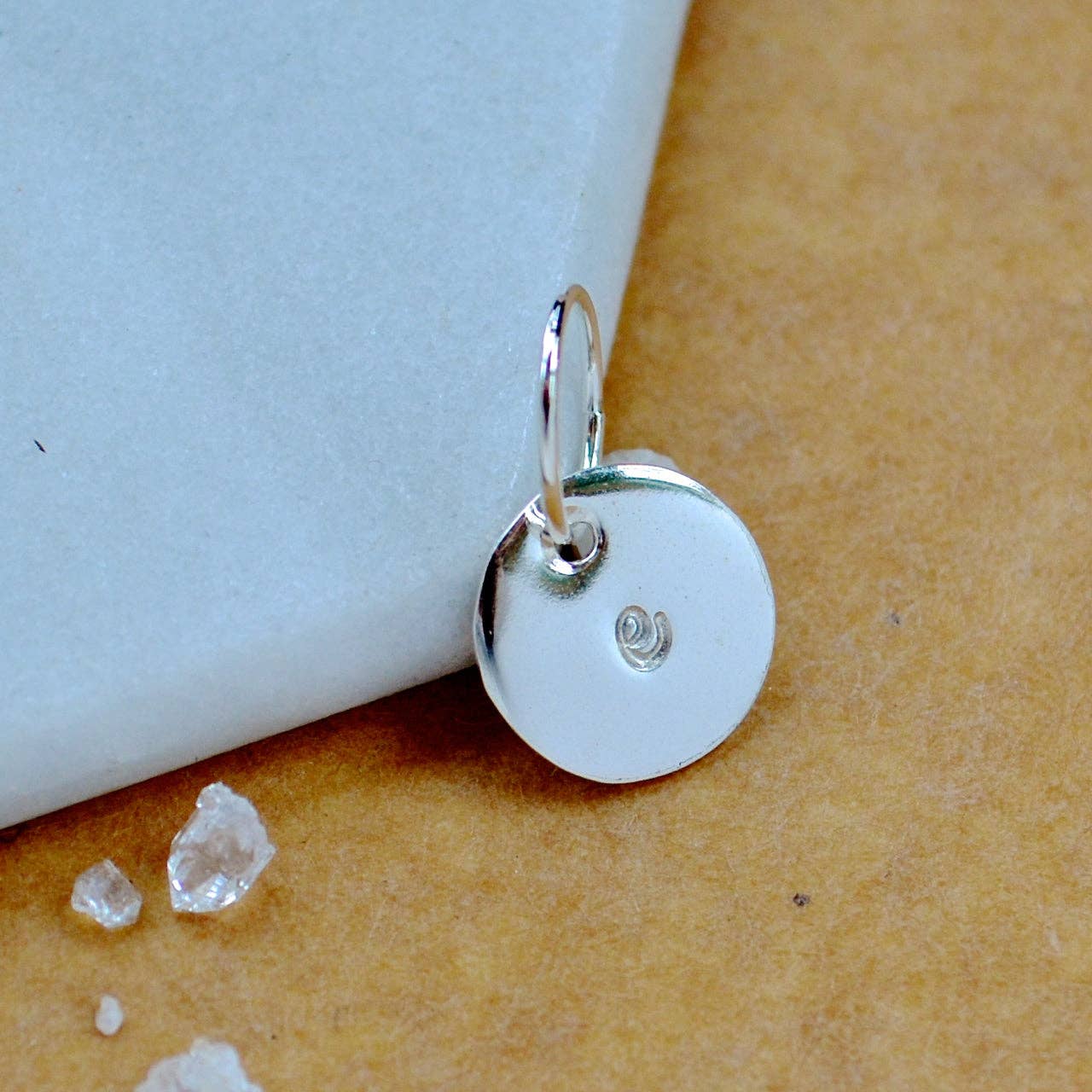 Foamy Wader - Venta al por mayor Abalorios/colgantes individuales - Set de abalorios con letra cursiva en minúscula, con letra cursiva, triple metal22