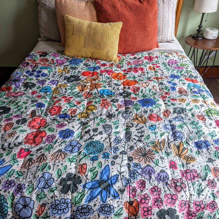 Brainstorm - Wholesale Travel Blanket - Flowerbed Puffy Travel Blanket2
