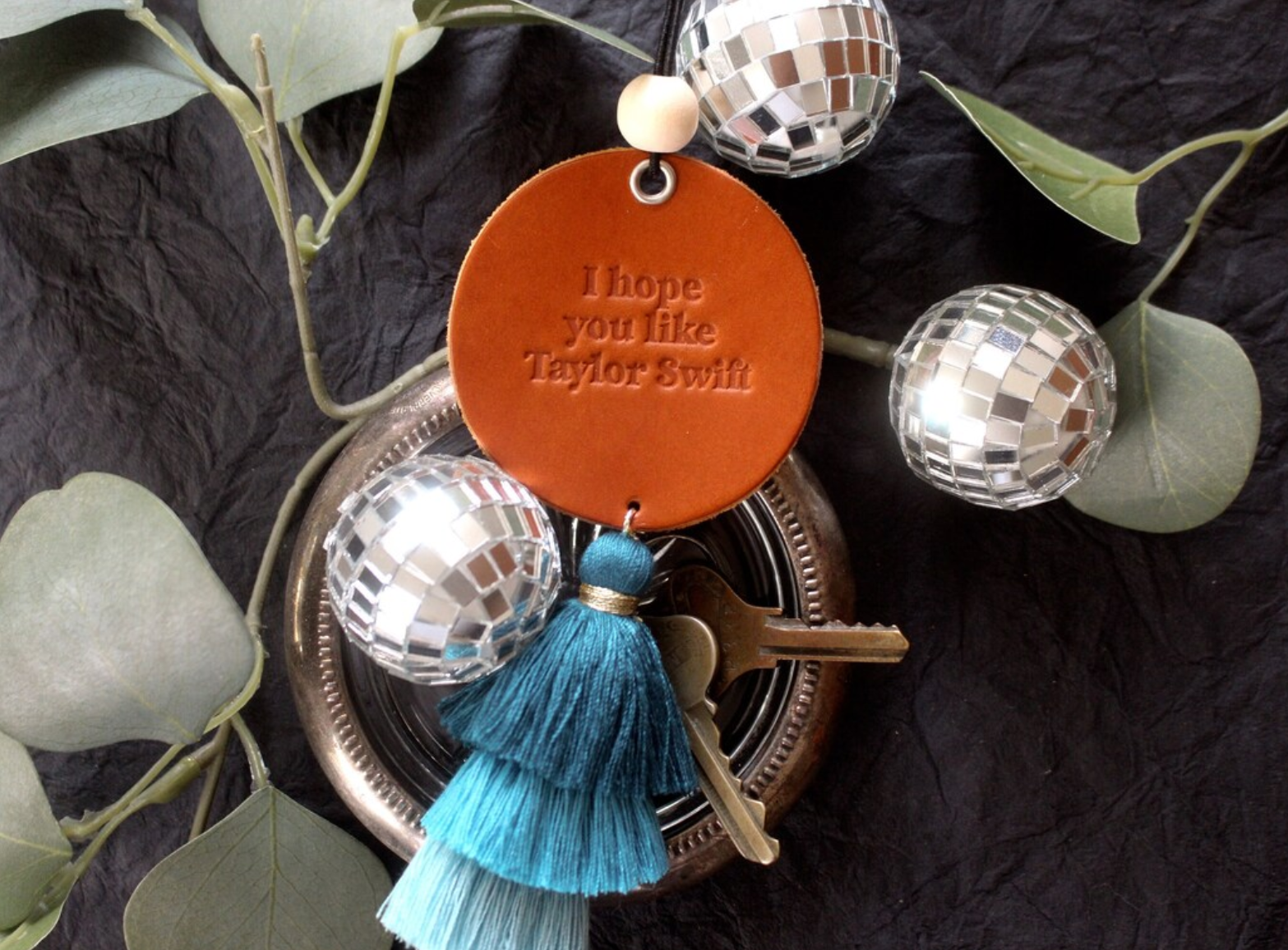 MisfitMadeGoods – Großhandel Rückspiegeldeko – Damen – Ich hoffe, du magst Taylor Swift Car Tassel Charm1