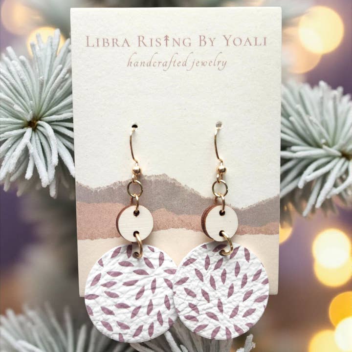 Mini Holly in weißem Holiday-Leder für den Großhandel von Libra Ris↟ng By Yoali