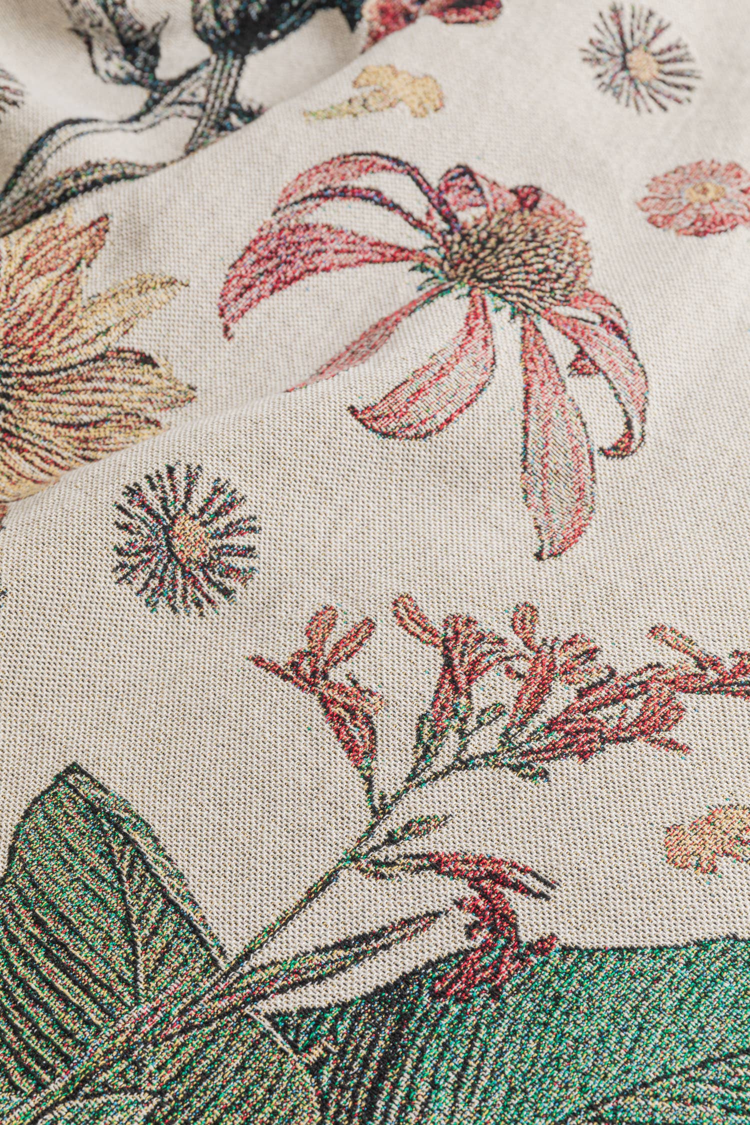 Good Merchant Co - Wholesale Throw Blanket - Vintage Floral Throw Blanket1