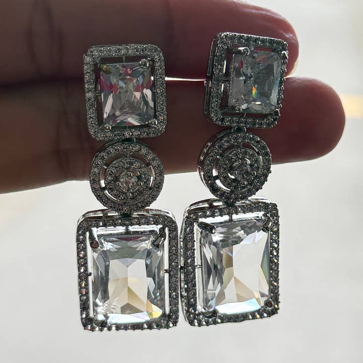 Celestial Glimmer CZ Drop Øreringe for engroshandel hos Vinnis Jewelry