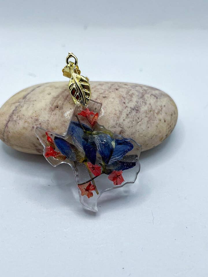 Texas state shape necklace for wholesale by Vivian Treasury