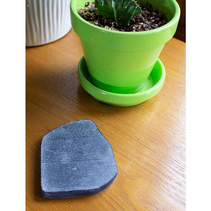 Discoveries, Inc. - Venta al por mayor Artículo decorativo de mesa - Pisapapeles Piedra Rosetta - 4" - Hecho en Egipto
