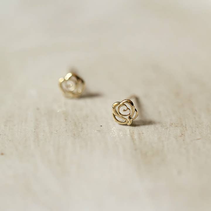 GenYLuxe – wholesale Solitärörhängen – 9ct Massivt Guld "Romantic Rose" Stiftörhängen