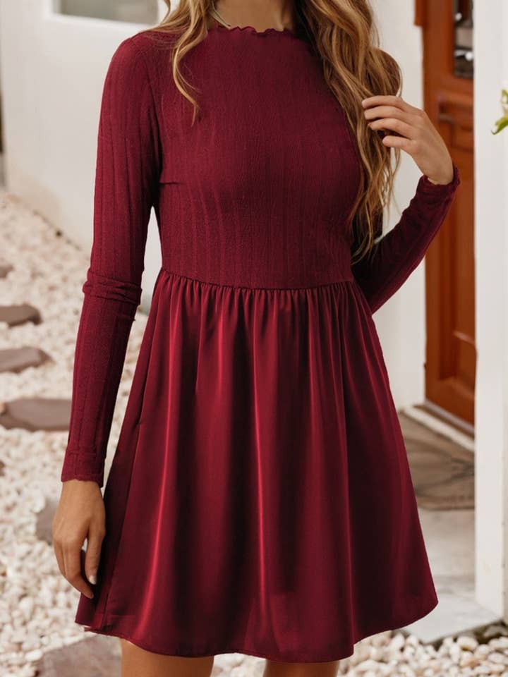 Robe courte à manches longues en maille côtelée à volants et patchwork LDC pour la vente par Little Daisy Closet