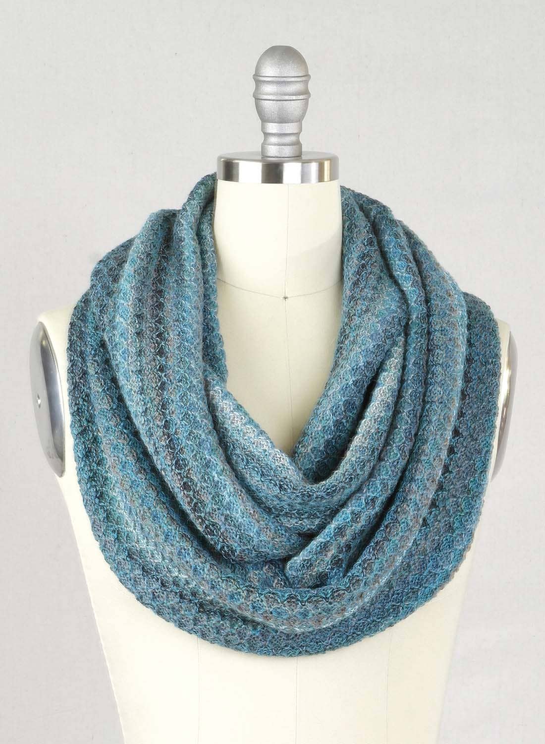 Shupaca Alpaca - Wholesale Scarf - Women's - Alpaca Infinity Scarf - Printed - Azul2