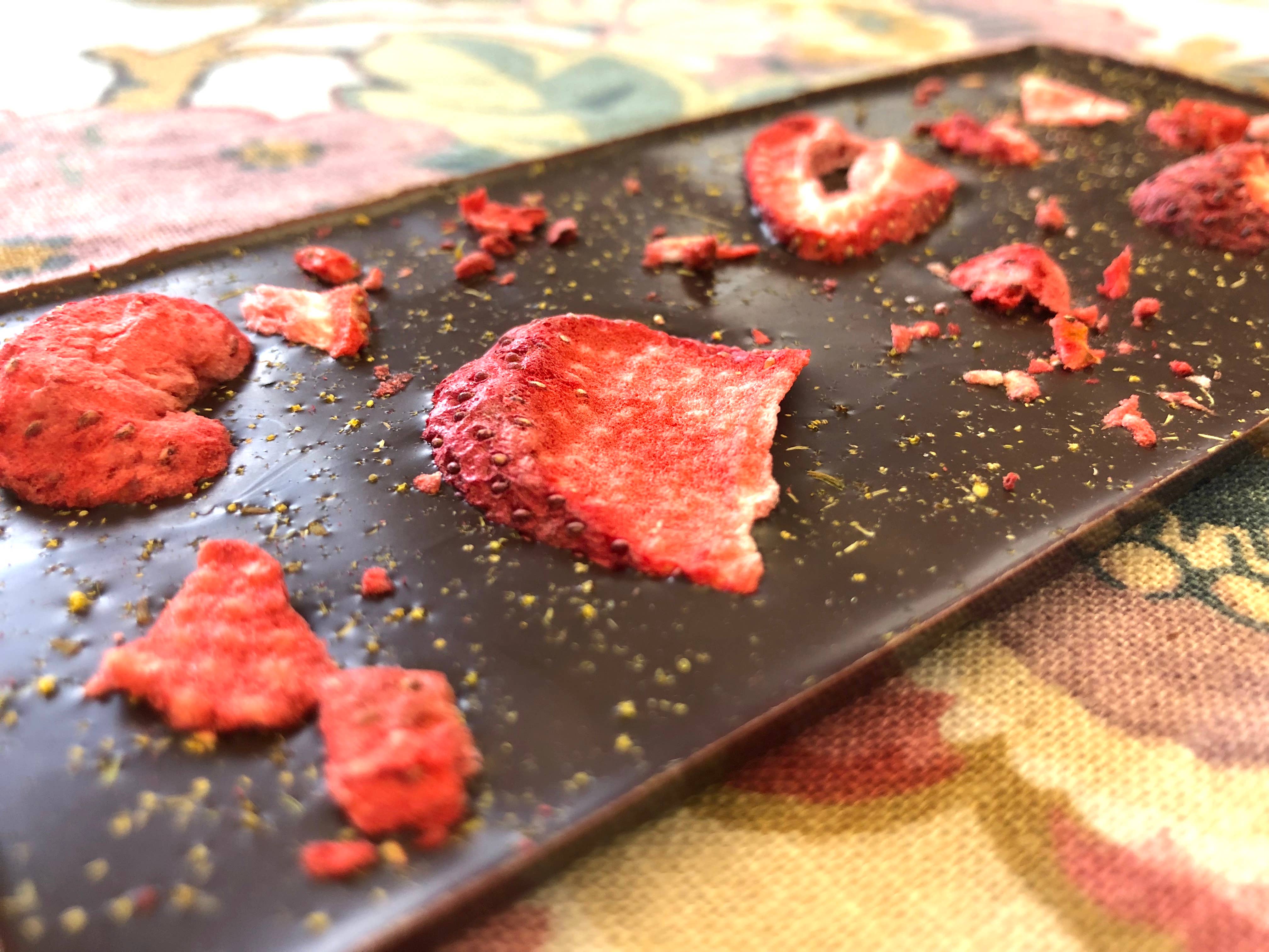 Farmhouse Chocolates - Wholesale Chocolate Bar - 71% Organic Chocolate Bar w/ Fennel Pollen & Strawberries8