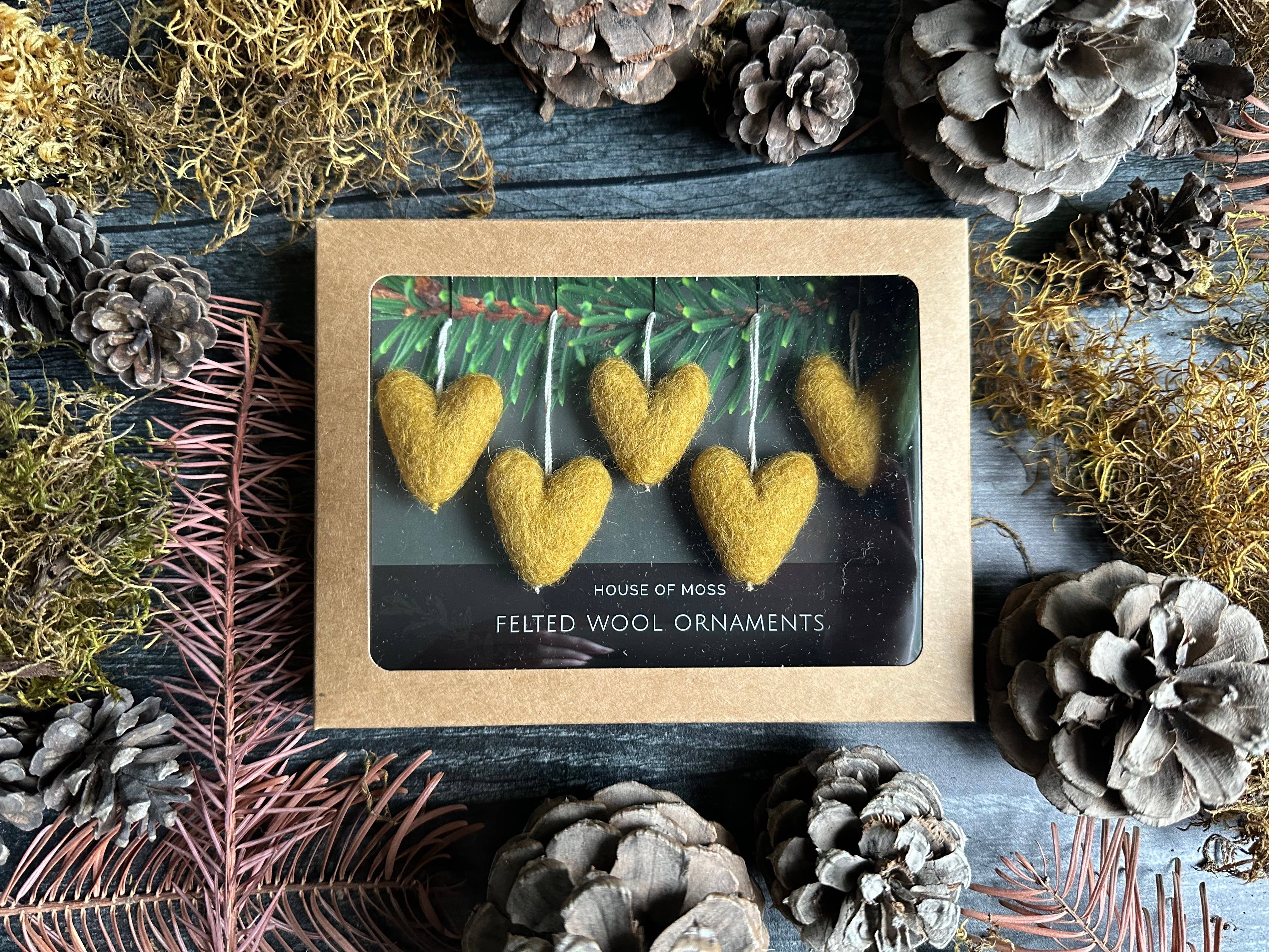 House of Moss – wholesale Ornament set – Heart Ornaments | Boxed Set of 5 Mini Wool Ornaments8