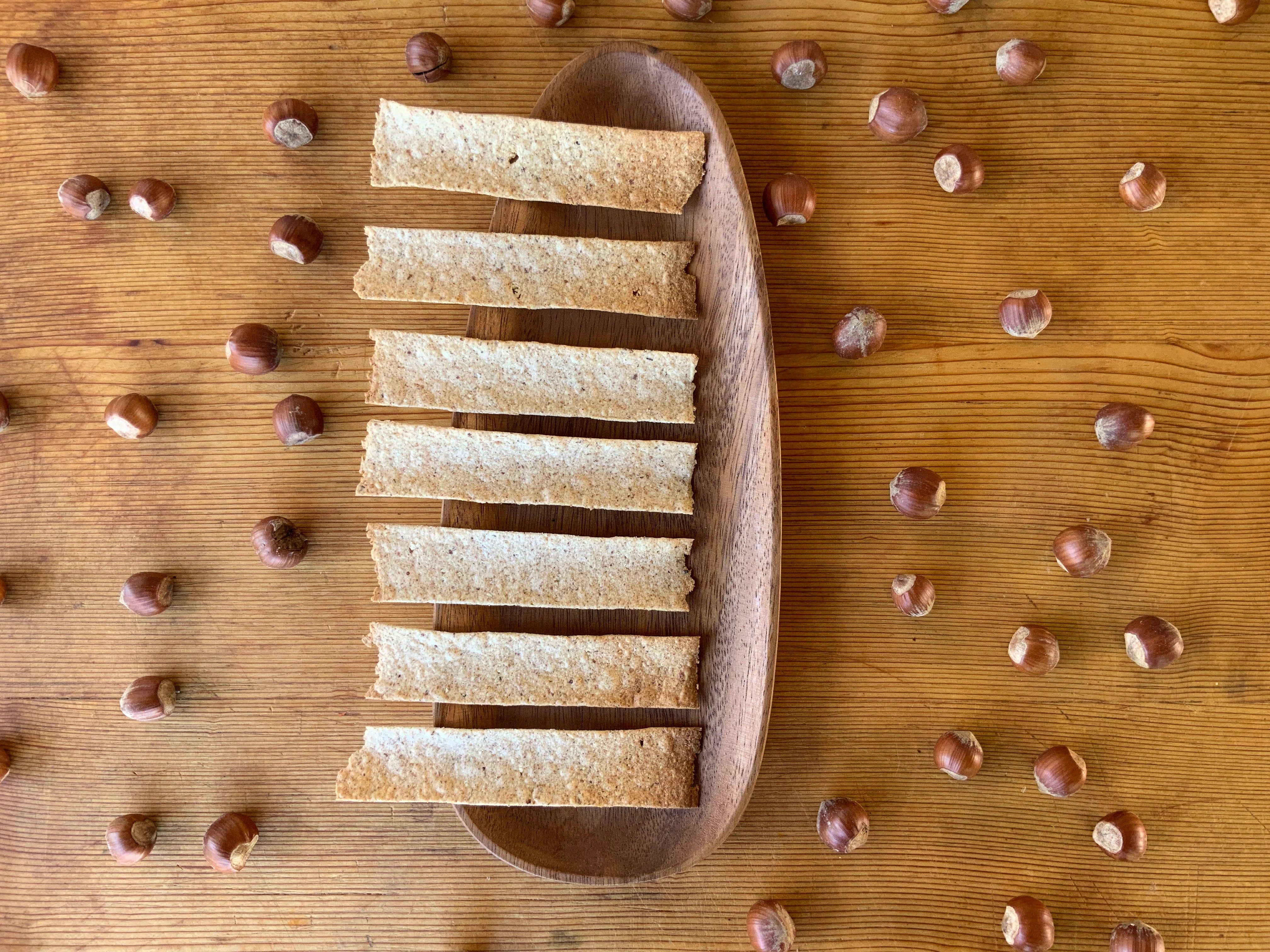 Alchimie di Circe - Wholesale Crackers - Witch Tongue Protein Snacks - Rye, Hazelnuts, Raisins2