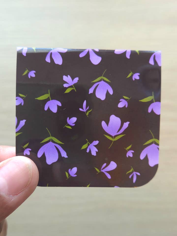 Marque-page magnétique Fleurs violettes — Marque-page fait main pour la vente par Turiberry