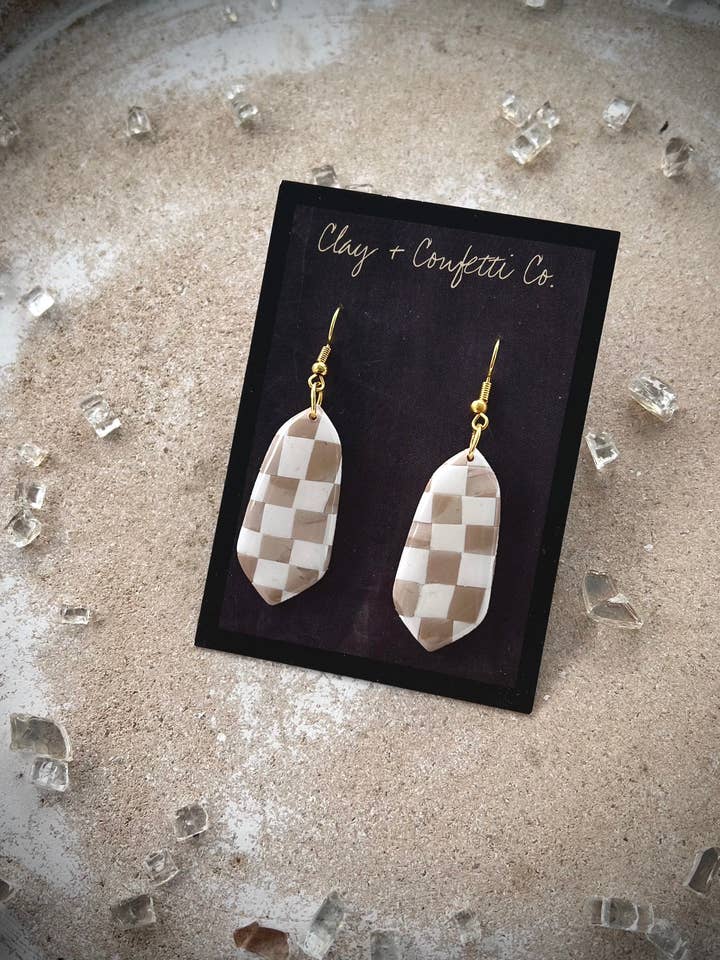 Mackenzie Tan ternet ler dingle ørering for engroshandel hos Clay & Confetti Co.