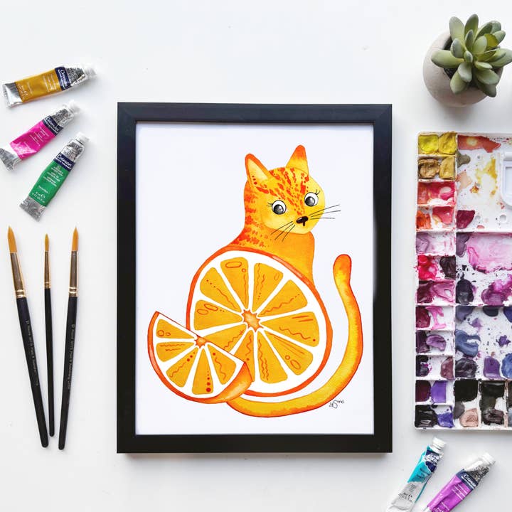 Orange kat akvareltryk – frugtinspireret citruskatkunst for engroshandel hos Owlfeathers Watercolor