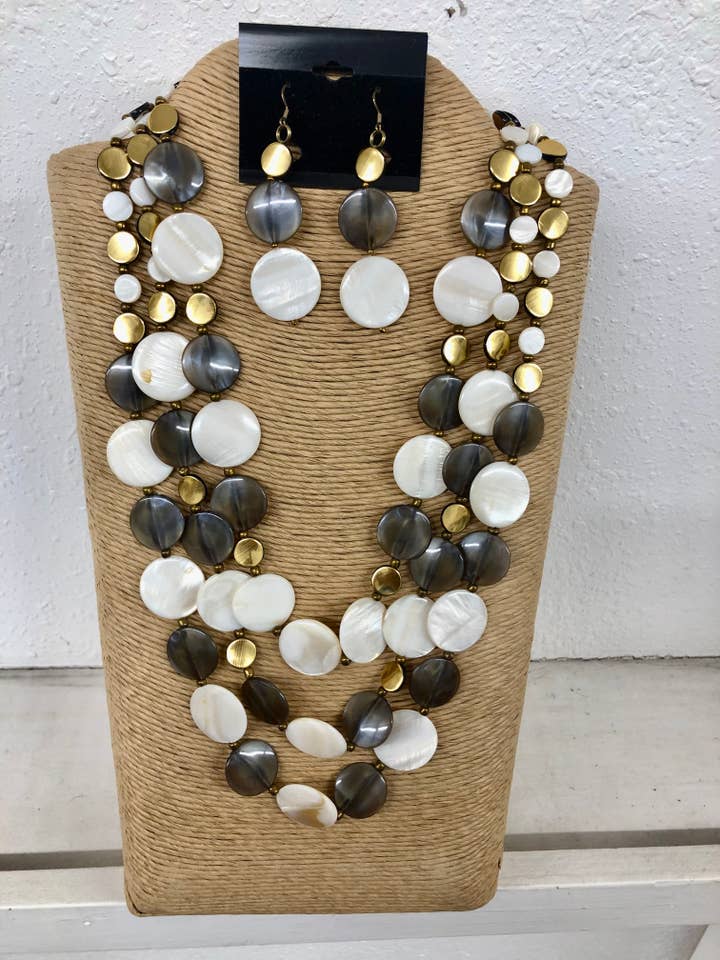 FUNDA DE MOPA DE TRES HILOS, NEGRA, BLANCA Y DORADA, MULTIFILAMENTOS N para venta al por mayor de International Duru's