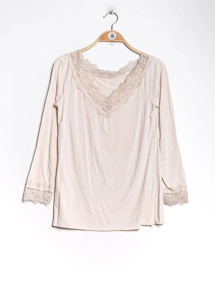 Mimi & Gogo - Wholesale Blouse - Women's - T-shirt with lace @1091603