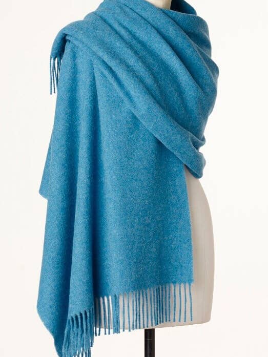 Écharpe Blanket - Châle - Étole - Wrap - Plain Luxury Oceano pour la vente par Bronte Moon