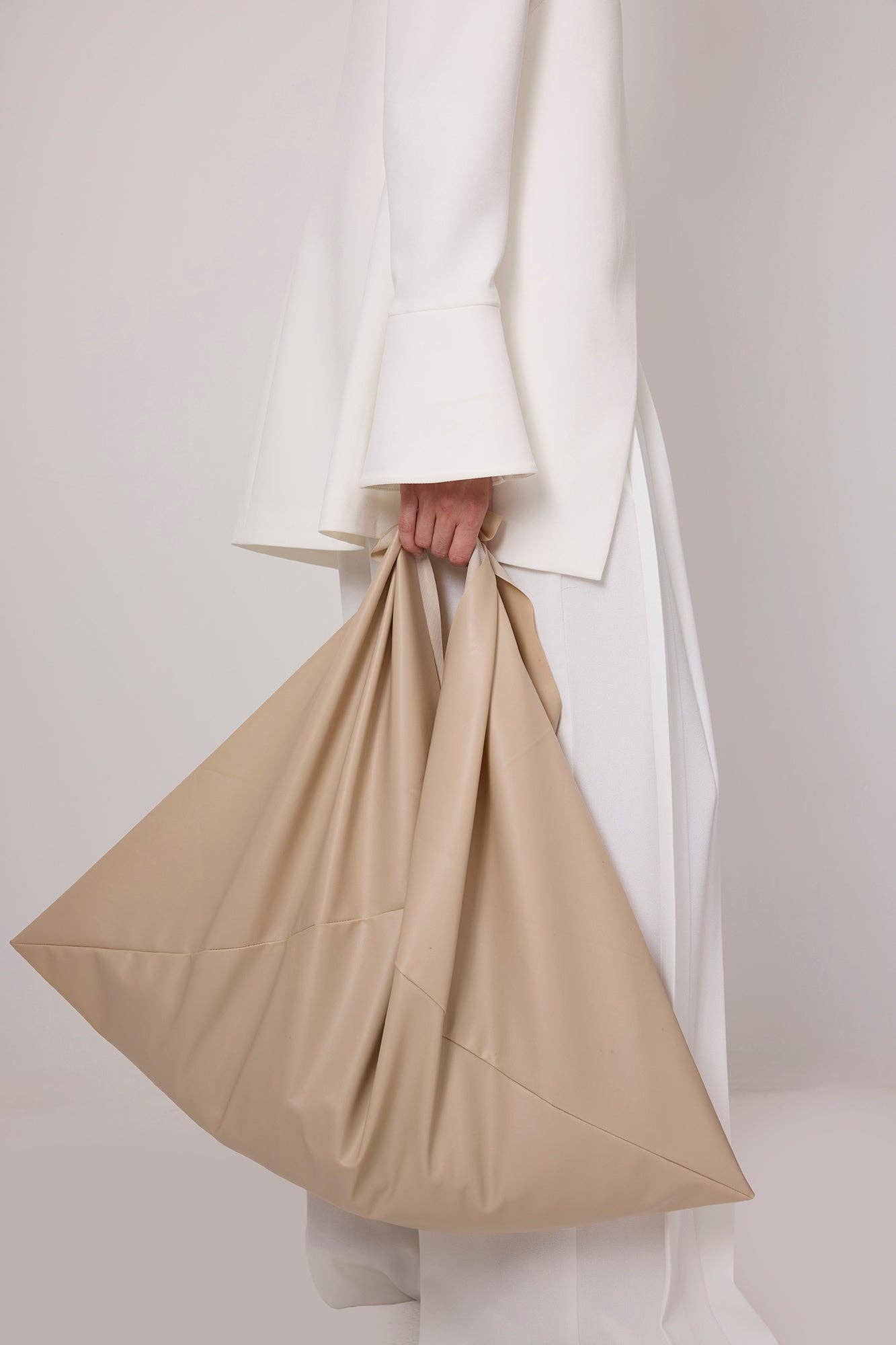 Krem Oversized Faux Leather Shoulder Tote for wholesale on Faire1