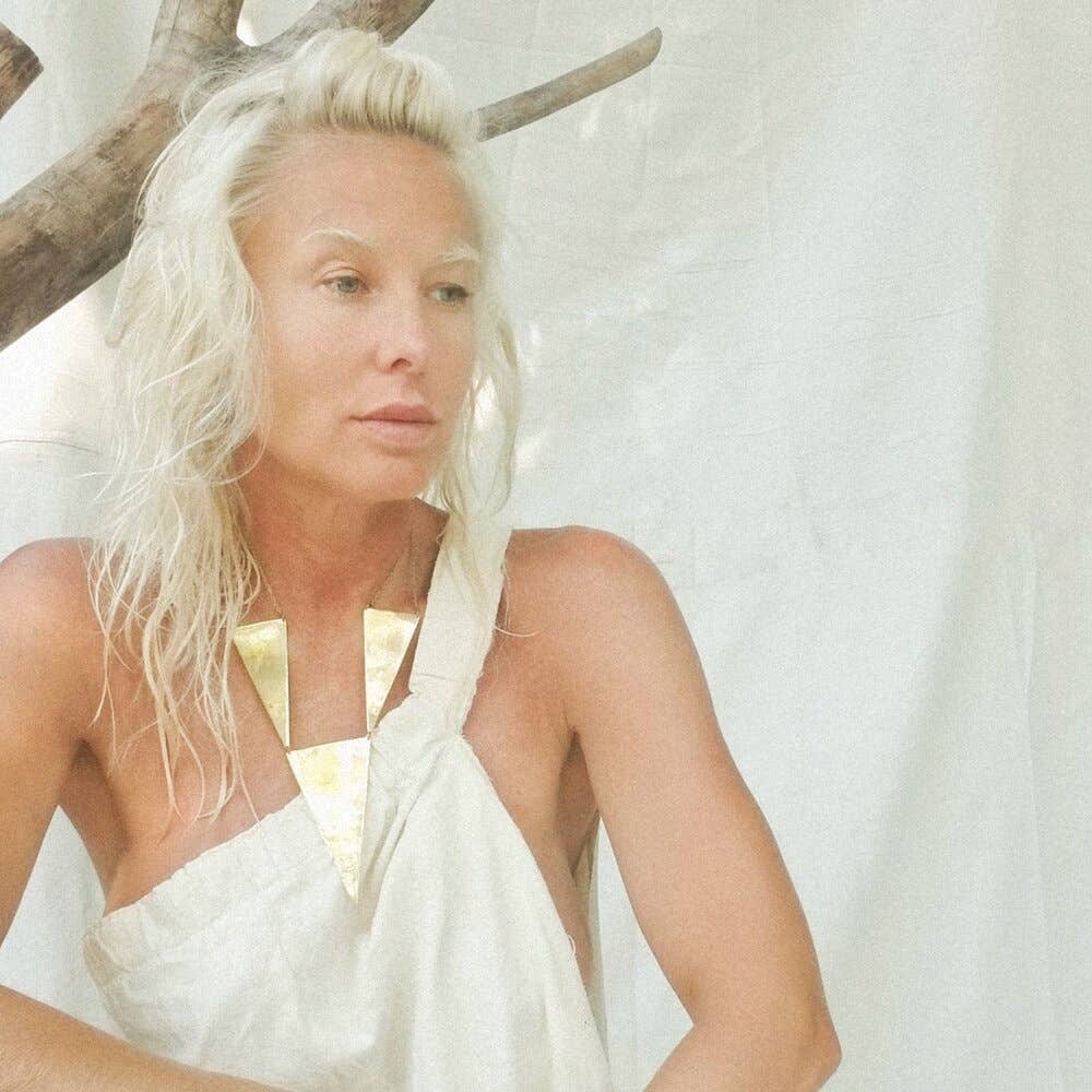 Bisjoux - Wholesale Pendant/Charm Necklace - Paragon brass geometric handmade Triad Necklace2