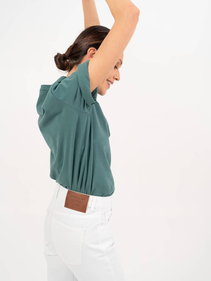 CAPSULE by Agnė Gilytė - Wholesale Jeans - Women's - Cropped jeans 'SKORPIOS' | high quality cotton13