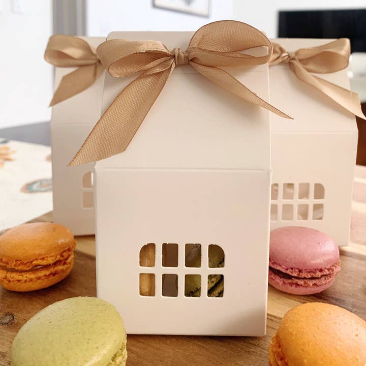 Wrapables.com - Wholesale Gift Box - Wrapables House Shaped Gift Boxes with Ribbons (Set of 12)