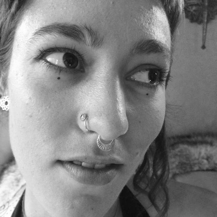JAYA MOKSHA - Vente Anneau de nez - Anneau de faux septum en argent / Bijou de faux septum6