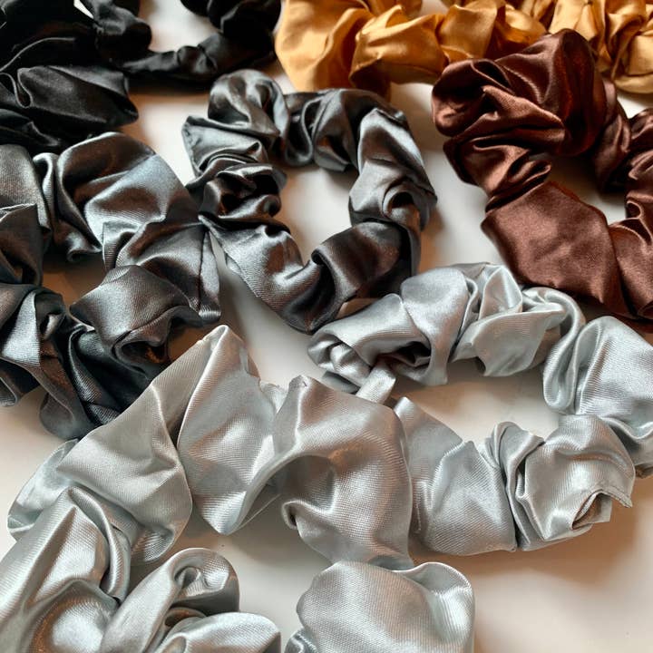 Frosting Company - Wholesale Scrunchie - Women's - Hair Scrunchies - Blue Satin Beauty Set